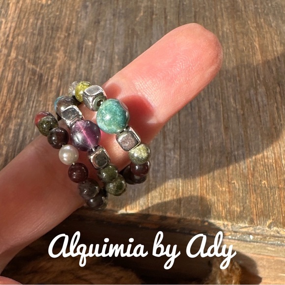 Infinity band Blood Agate handmade bohemian beaded ring - Picture 3 of 7